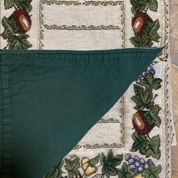 Placemats, cloth napkins and rings. - Picture 4 of 4